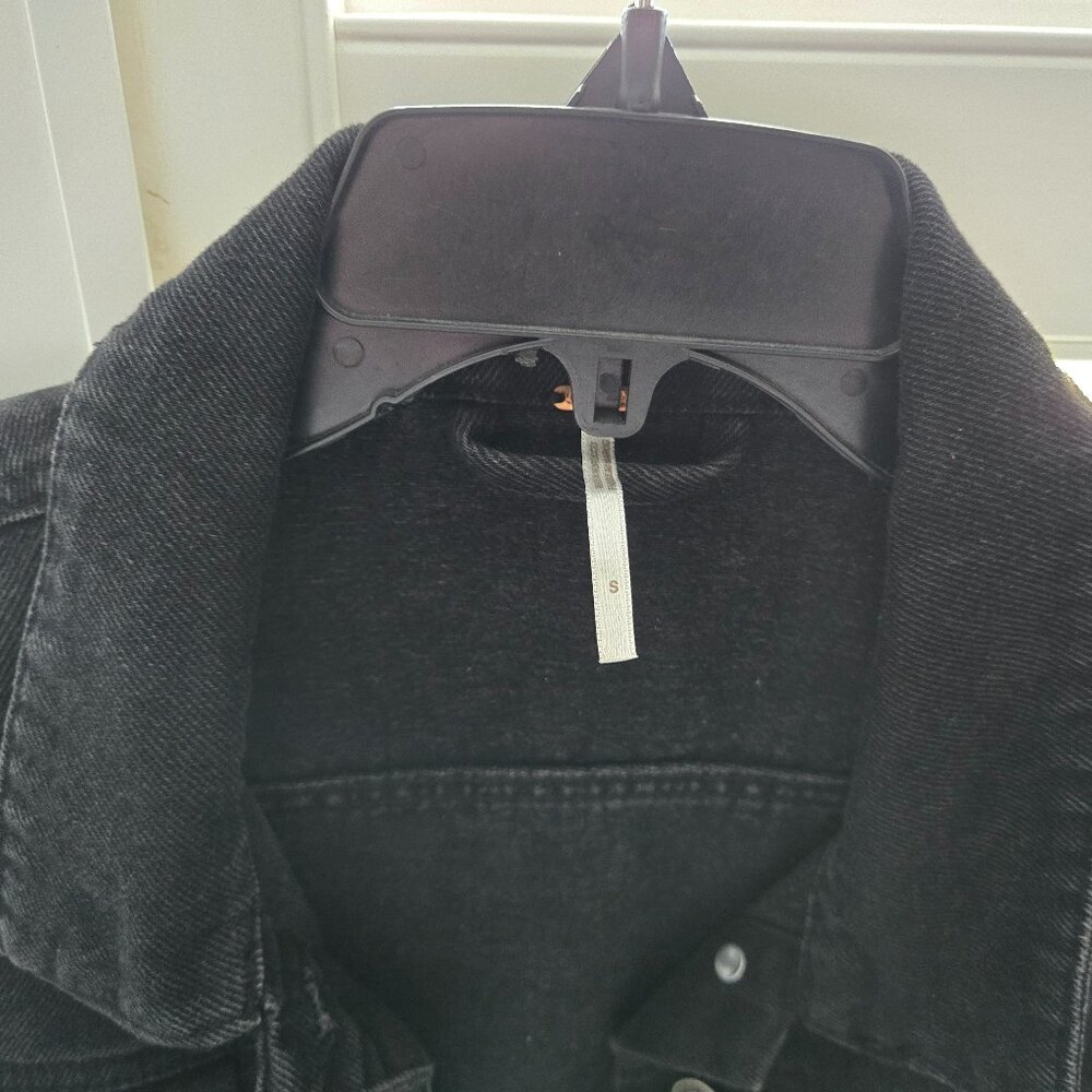 Free people jean jacket size small